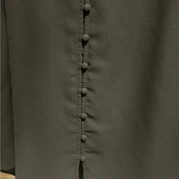 1. State Black Long Sleeve Smocked Detail Button Down Blouse Sz XXL - Picture 4 of 9